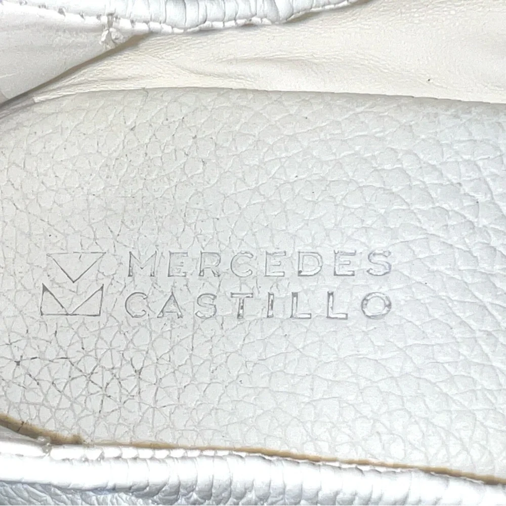 Mercedes Castillo Amaia‎ White Pebbled Leather Open Toe Flats Size 8.5